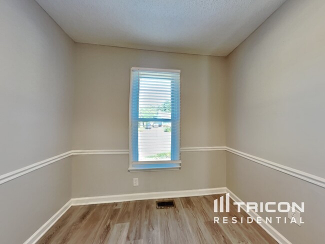 Building Photo - 5404 Trenburg Ct