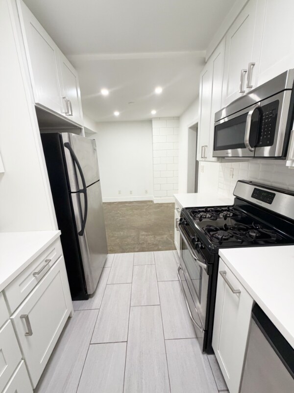 Building Photo - 1008 7th St