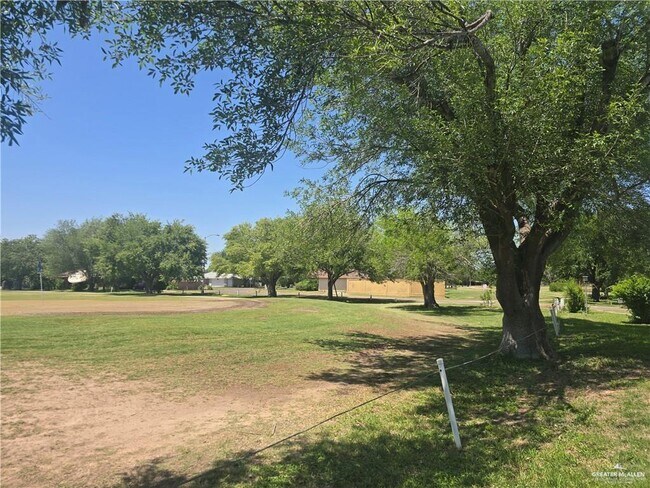 Building Photo - 33 Highland Park Ave