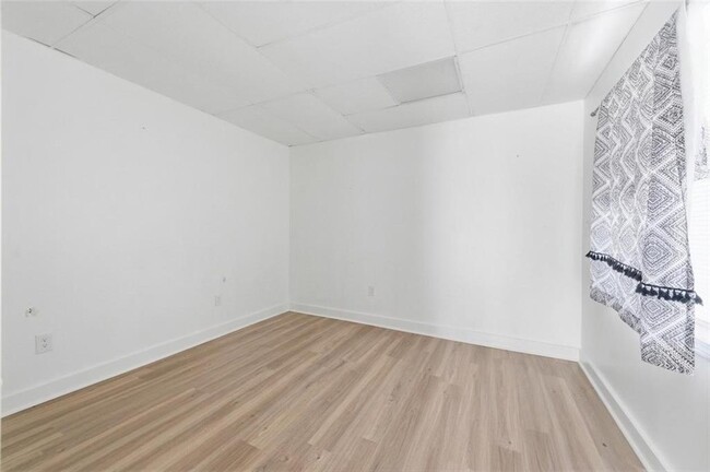 Building Photo - 3457 Springside Dr