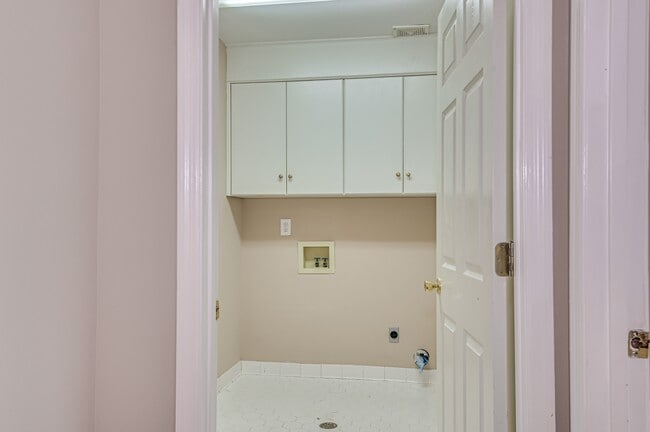 Building Photo - 4111 Eagle Nest Dr
