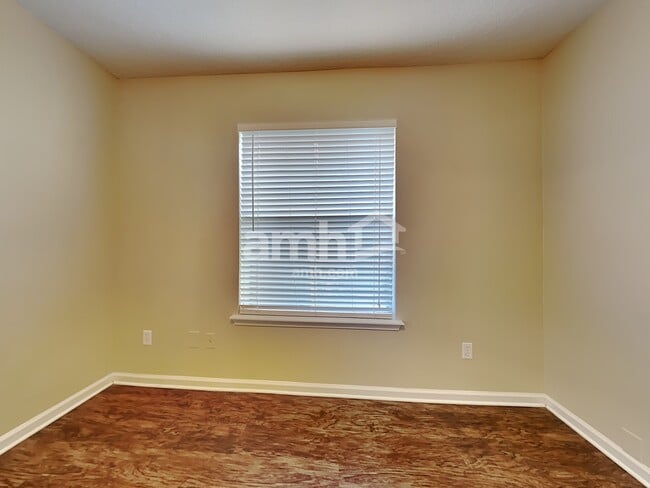 Building Photo - 11753 Donato Dr