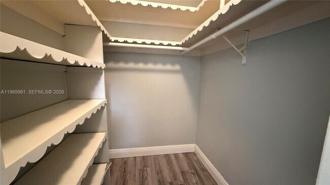 Building Photo - 2115 NE 42nd Ct