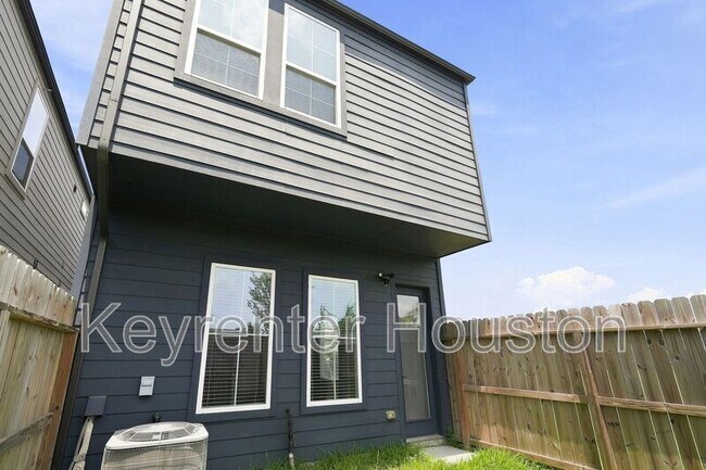 Building Photo - 2908 Stevens St