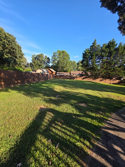 Building Photo - 4 Whitehall Dr