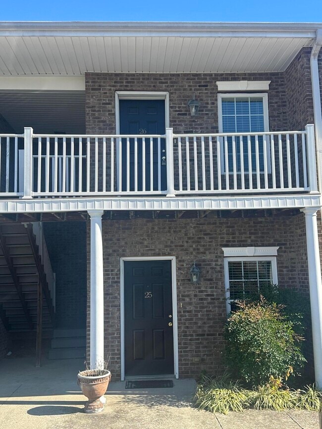 Building Photo - 6 Hudson Hollow Road