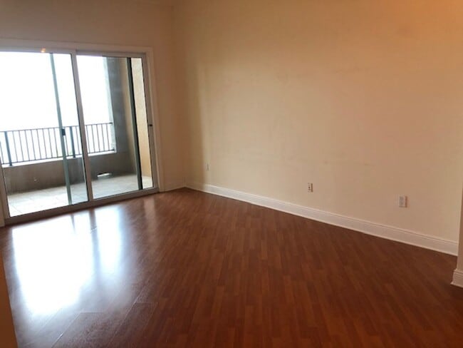 Building Photo - Beautiful Riverfront Living at Alta Mar – Unit 710