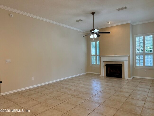 Building Photo - 12196 Lake Fern Dr