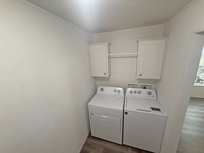 Building Photo - 2501 N Apperson Way