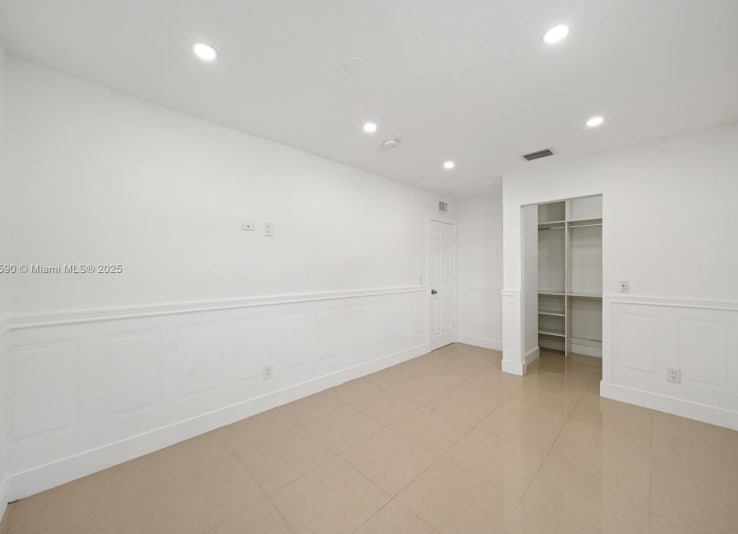 Building Photo - 845 NW 2nd St