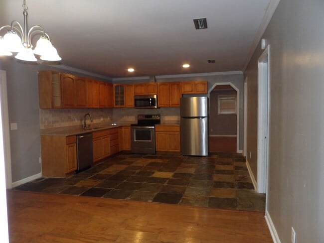 Building Photo - Yellowleaf Drive, Enterprise, AL