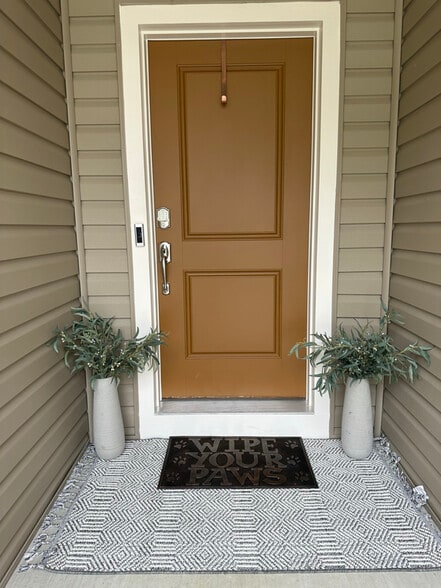 Building Photo - 15475 Annapolis Rd