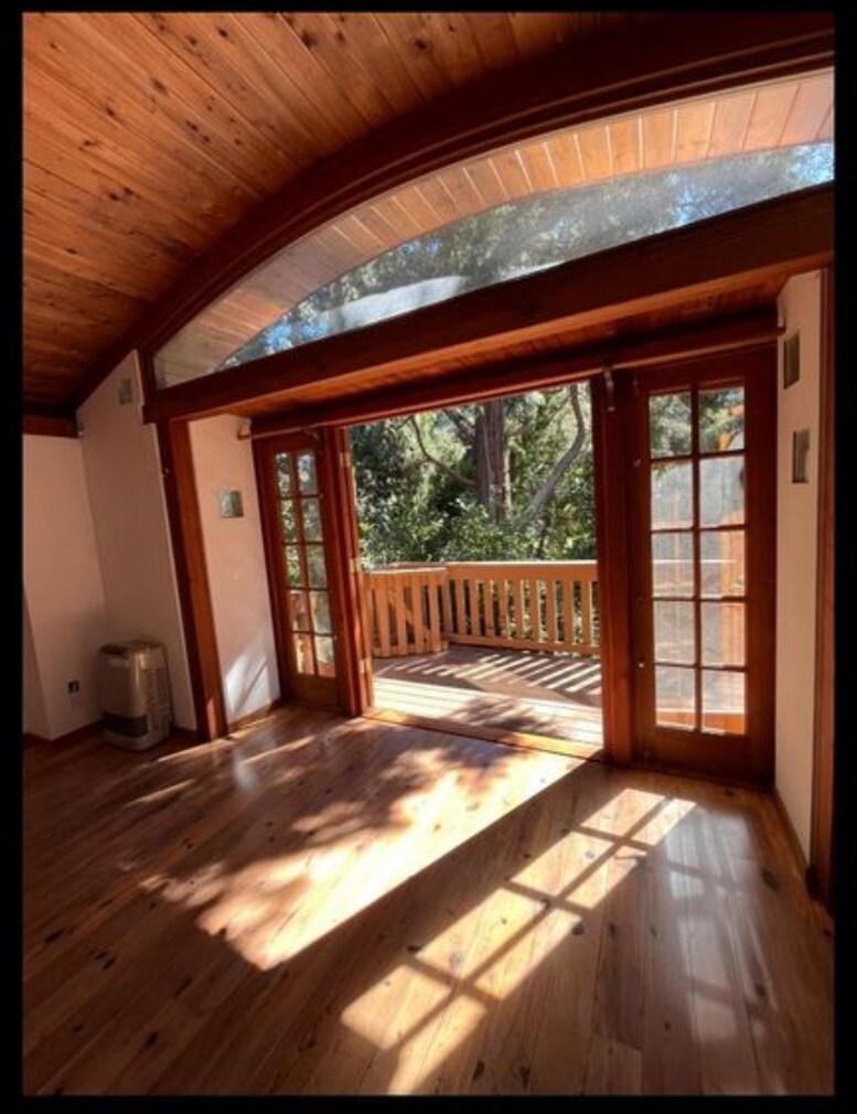 Building Photo - 1417 Old Topanga Canyon Rd