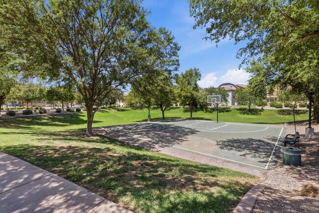 Building Photo - 4265 E Windsor Dr