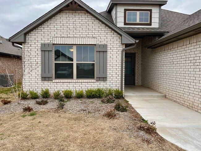 Building Photo - 4 Bed, 2 Bath NW Edmond Home in Deer Creek Schools