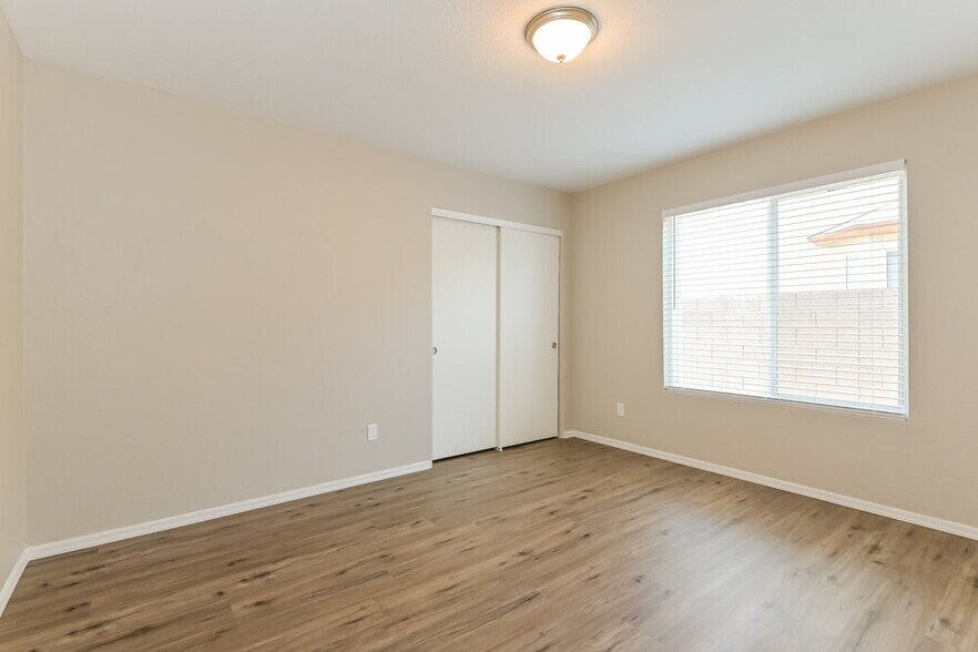Building Photo - 10029 E Moonstruck Way