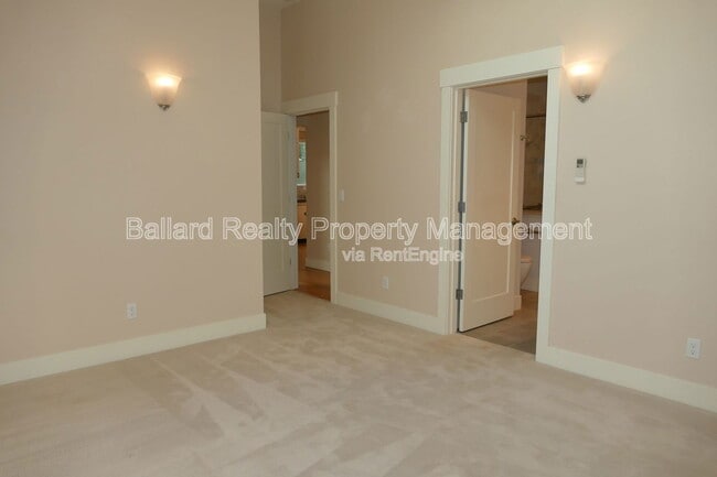 Building Photo - 3032 NW 59th St