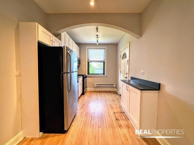 Building Photo - 0 bedroom in CHICAGO IL 60647