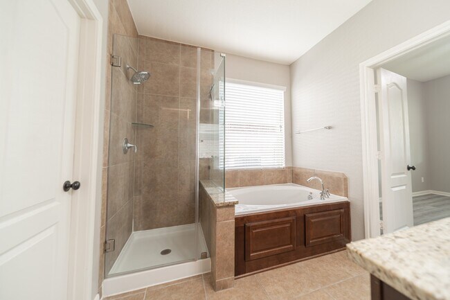 Building Photo - 13303 Davenport Hills Ln