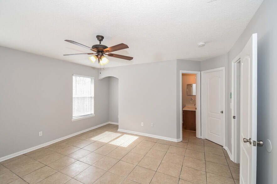 Building Photo - 1566 Hope Valley Dr