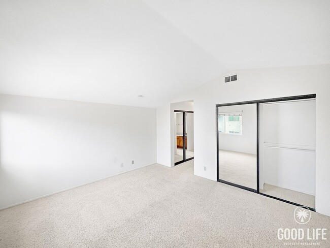 Building Photo - Beautiful 3B/2.5BA House in Rancho Bernard...