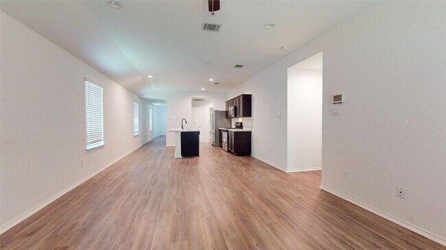 Building Photo - 16873 Short Pnes Dr