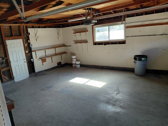 Building Photo - 927 Rutgers Ave