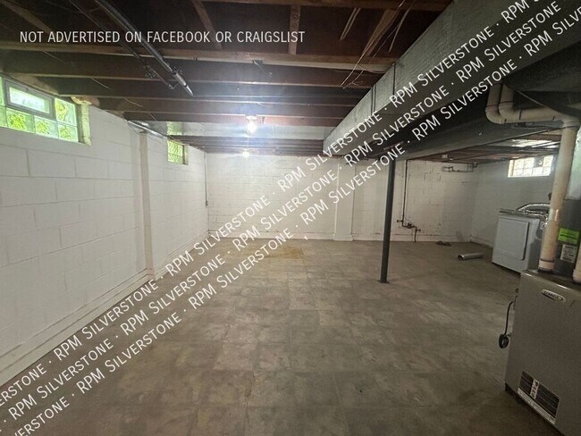 Building Photo - 23511 Majestic-