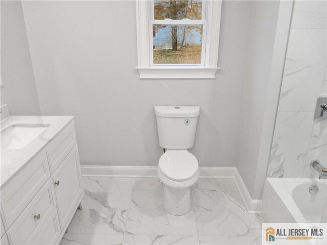 Building Photo - 502 Alpine St