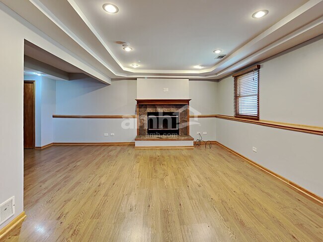 Building Photo - 1509 Bassett Dr