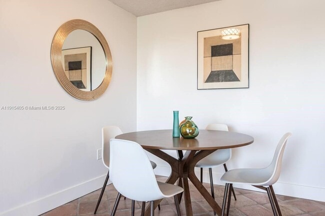 Building Photo - 1732 Meridian Ave