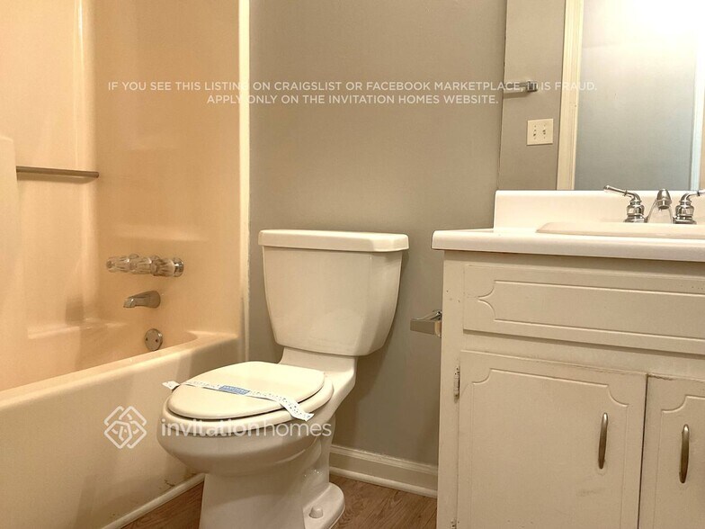 Building Photo - 585 Elvina Ct