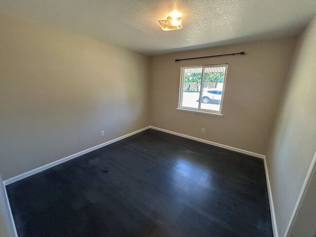 Building Photo - 6762 Riverside Dr