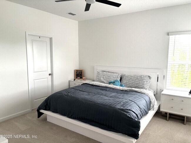 Building Photo - 442 Stargaze Ln