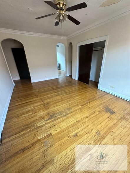 Building Photo - 5018 N Lincoln Ave