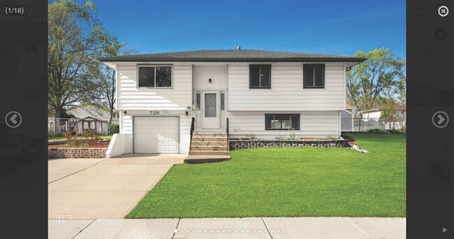 Building Photo - 728 Boxwood Dr