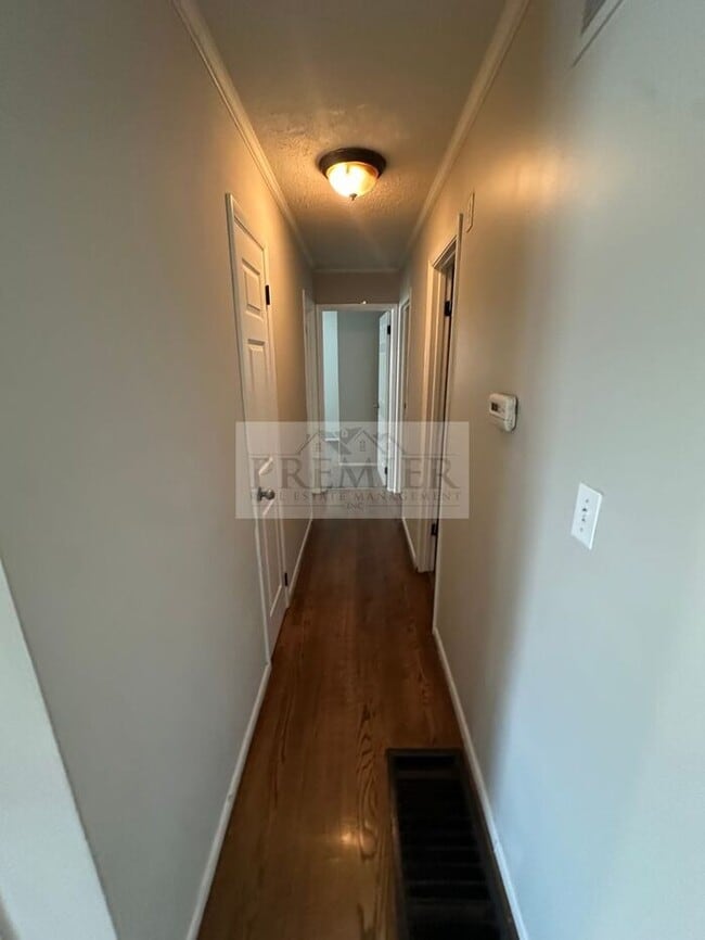 Building Photo - 730 N Aztec Dr