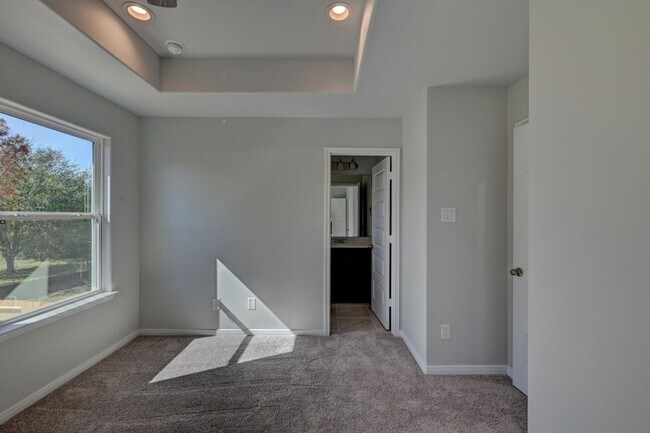 Building Photo - 11857 E Gate Dr