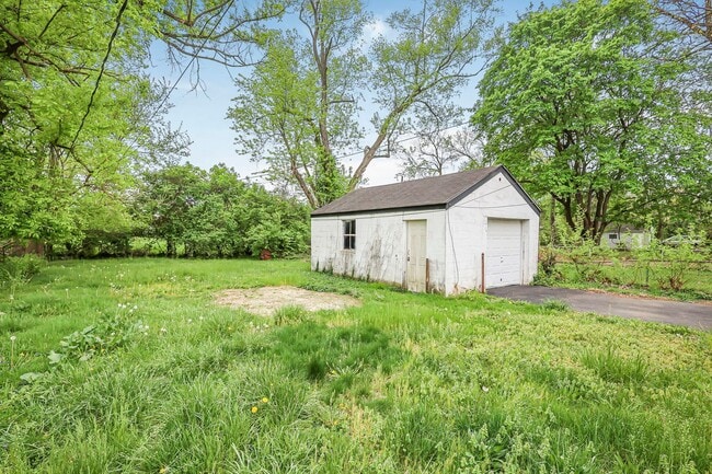 Building Photo - Newly Renovated - 3 Bed, 1.5 Bath Single-Family Home w/ Garage!!