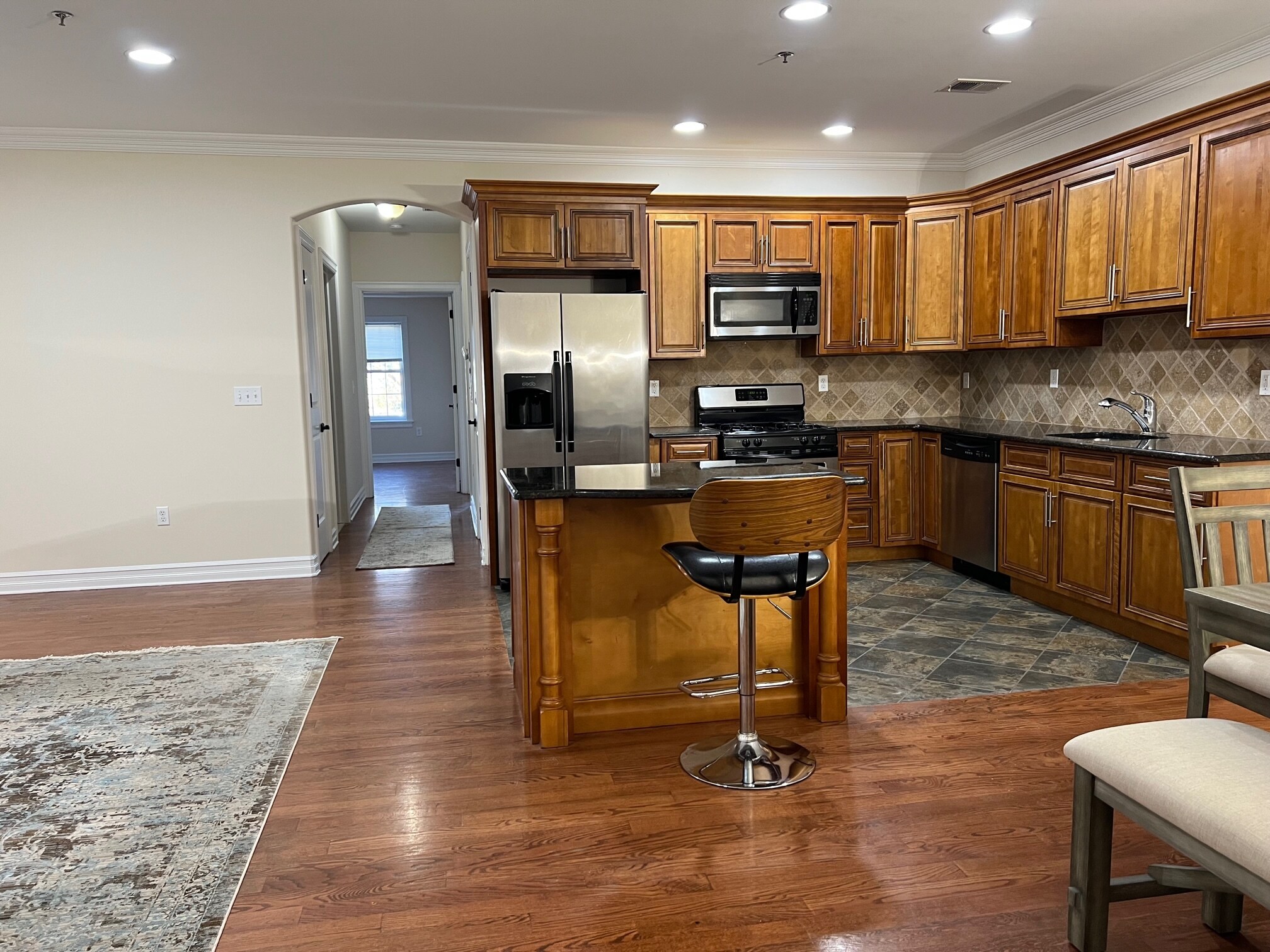 Building Photo - 524-532 Maple Ave