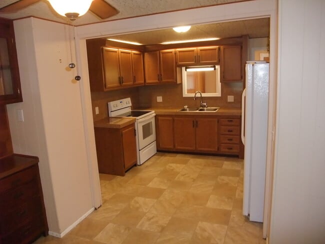 Building Photo - 5743 Sullivan Trail