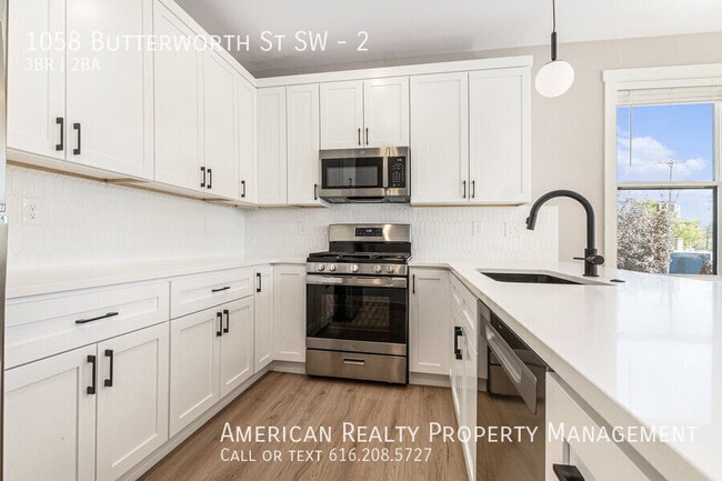 Building Photo - 1058 Butterworth St SW