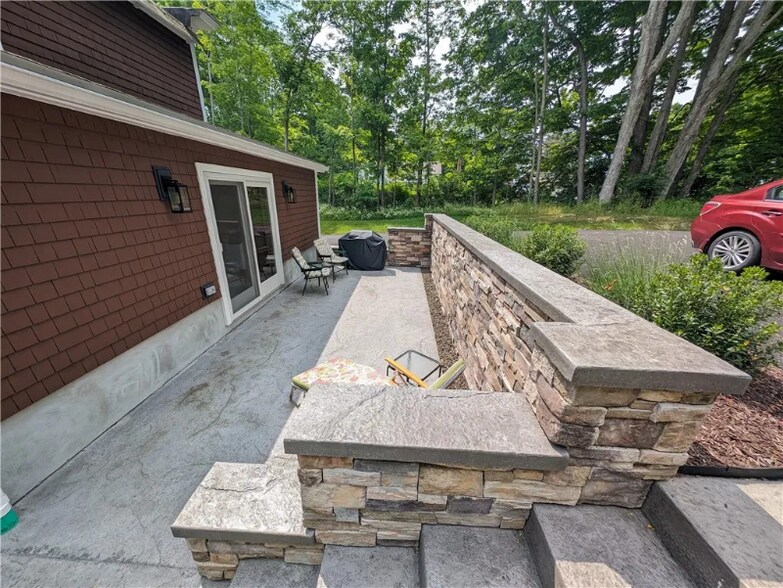 Building Photo - 193 Phoenix Mills Rd