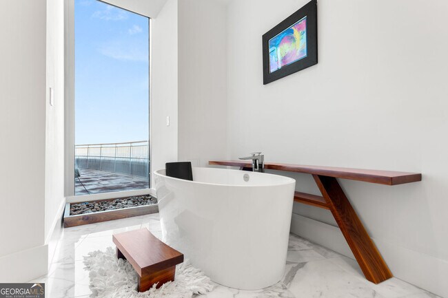 Building Photo - 3338 Peachtree Rd NE