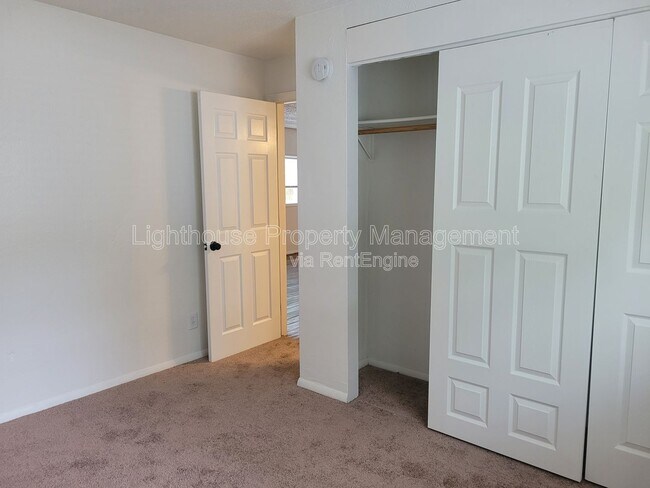 Building Photo - 2716 Nichols Rd