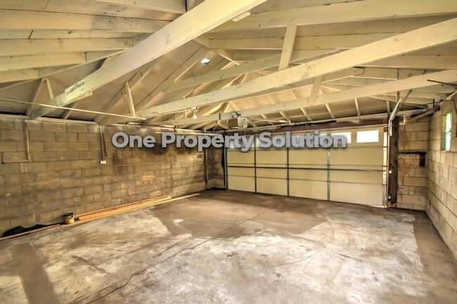 Building Photo - 2034 Pennsylvania St