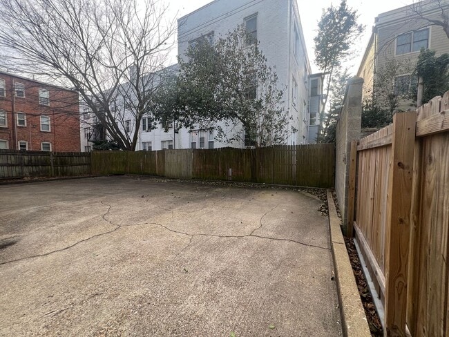 Building Photo - Maury811