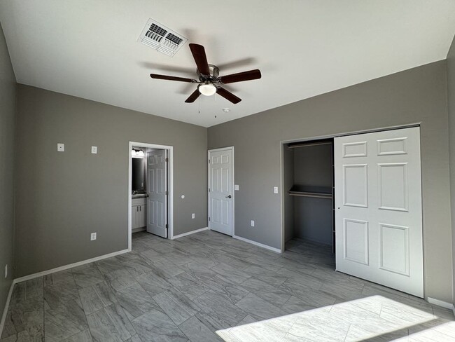 Building Photo - MARCH MOVE IN SPECIAL! Get March rent for ...