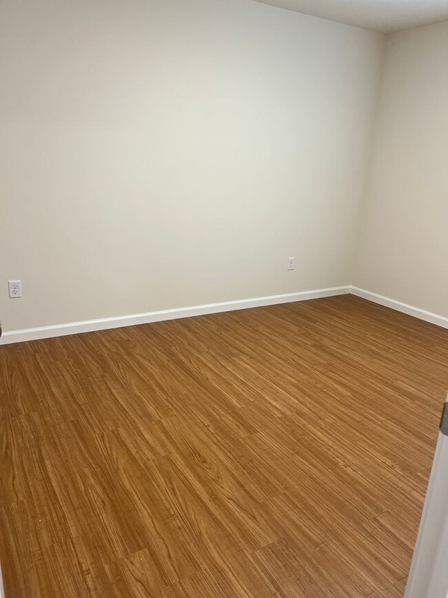 Building Photo - Brand new 4 Bed/2 baths House near I-44