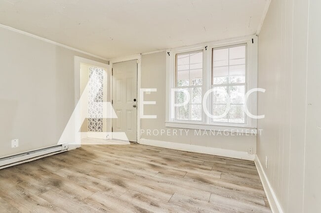 Building Photo - 515 Mentor St